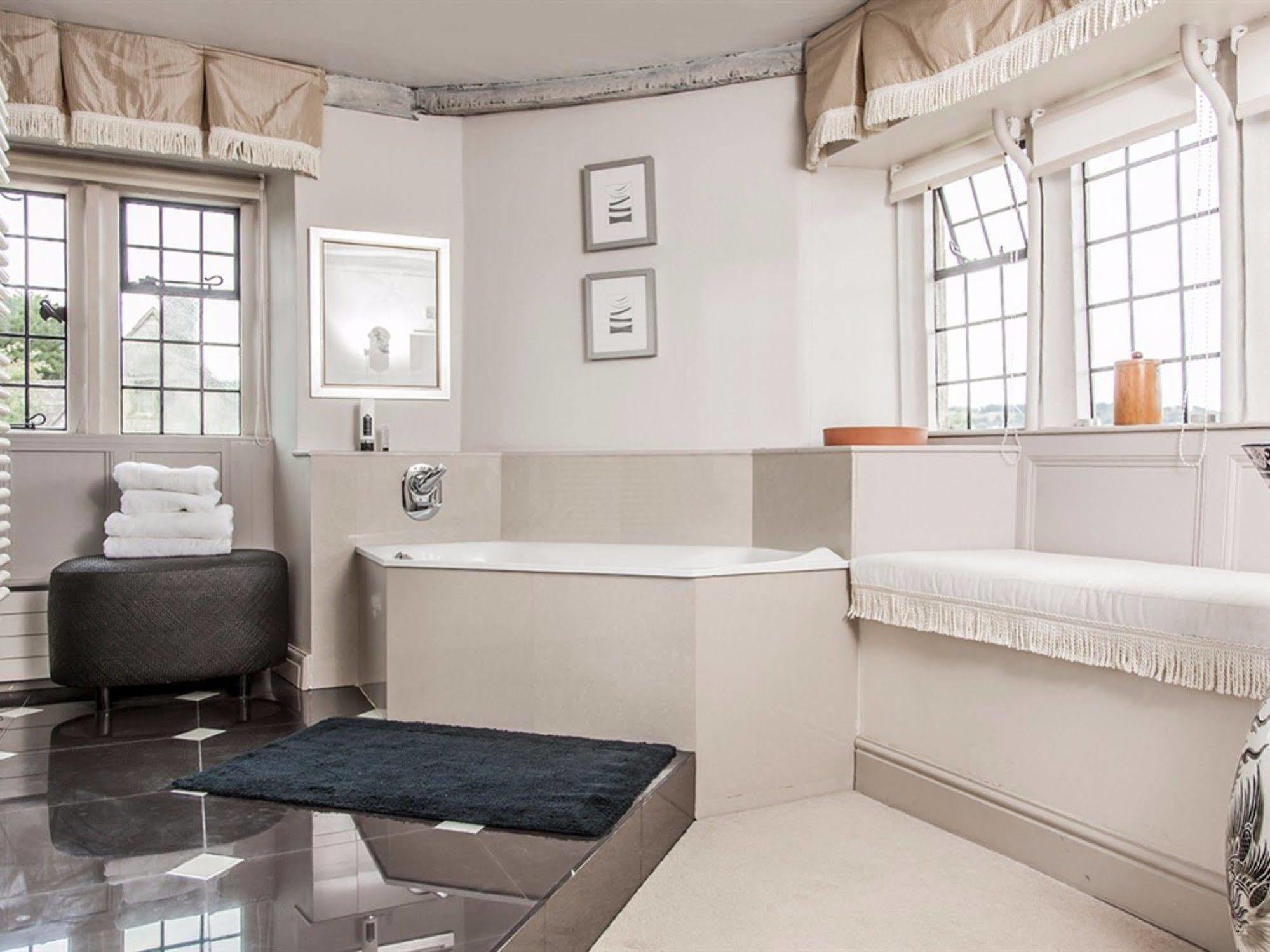 Court House Manor Luxury B&B Painswick Dış mekan fotoğraf