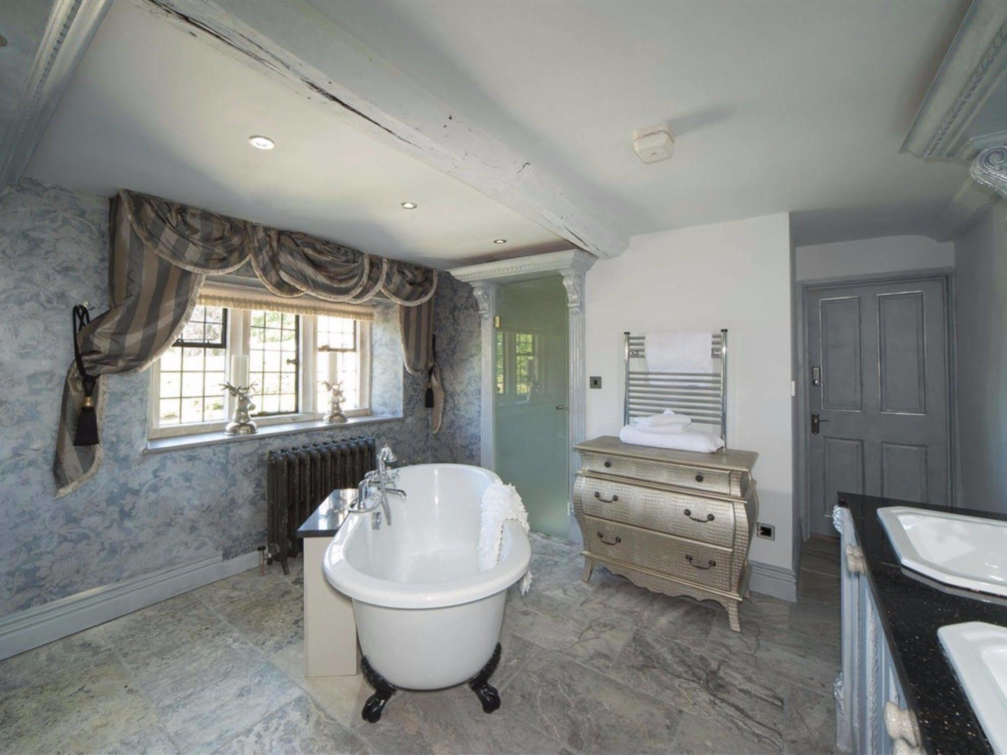 Court House Manor Luxury B&B Painswick Dış mekan fotoğraf